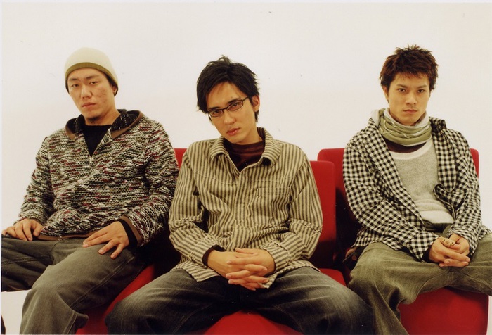 DOPING PANDA、本日12/6にインディーズ期アルバム2枚を再